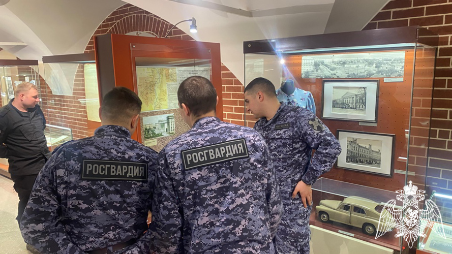 Офицеры Росгвардии в Воронеже приняли участие в литературно-музыкальной композиции «Память, которой не будет конца»