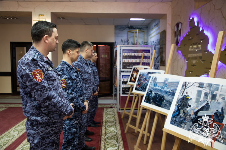 РОСГВАРДИЯ ПРИСОЕДИНИЛАСЬ К ПРАЗДНОВАНИЮ 10-ЛЕТИЯ ВОССОЕДИНЕНИЯ КРЫМА С РОССИЕЙ
