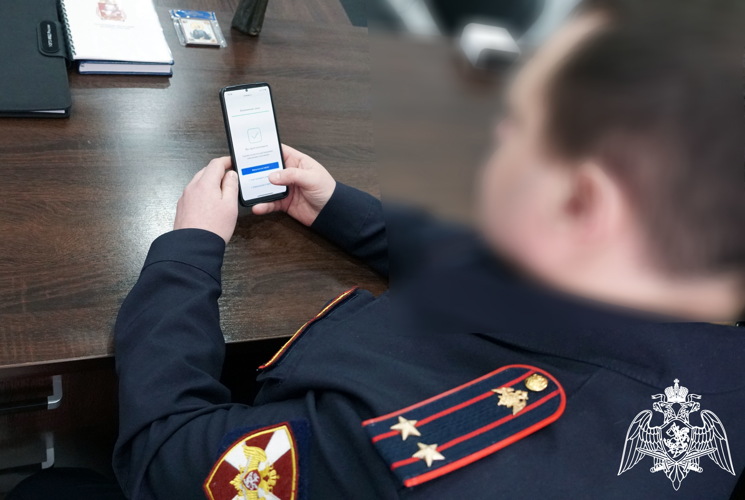 Сотрудники и военнослужащие Росгвардии в Воронеже участвуют в голосовании на выборах Президента России