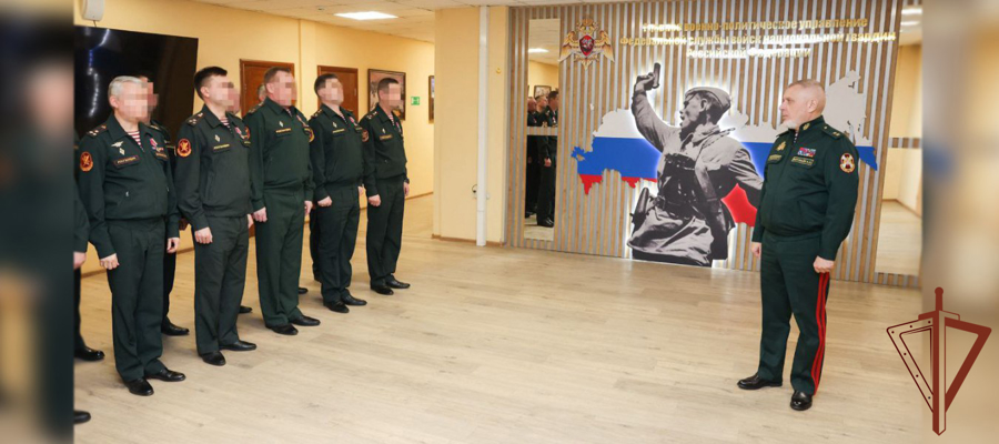 ГЕНЕРАЛ-ЛЕЙТЕНАНТ АЛЕКСЕЙ ВОРОБЬЕВ ВРУЧИЛ НАГРАДЫ РОСГВАРДЕЙЦАМ — УЧАСТНИКАМ СПЕЦИАЛЬНОЙ ВОЕННОЙ ОПЕРАЦИИ