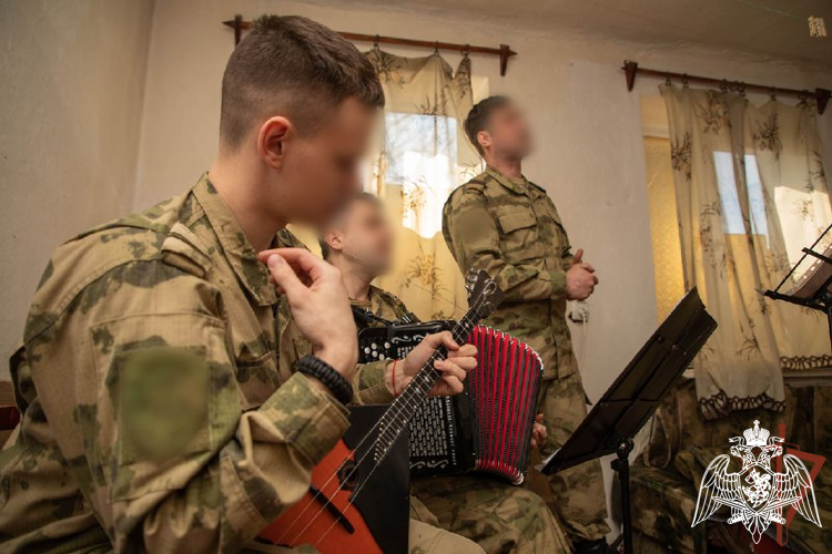 ВОЕННЫЕ МУЗЫКАНТЫ РОСГВАРДИИ ДАЛИ КОНЦЕРТЫ ДЛЯ БОЙЦОВ ВЕДОМСТВА В ЗОНЕ ПРОВЕДЕНИЯ СПЕЦИАЛЬНОЙ ВОЕННОЙ ОПЕРАЦИИ