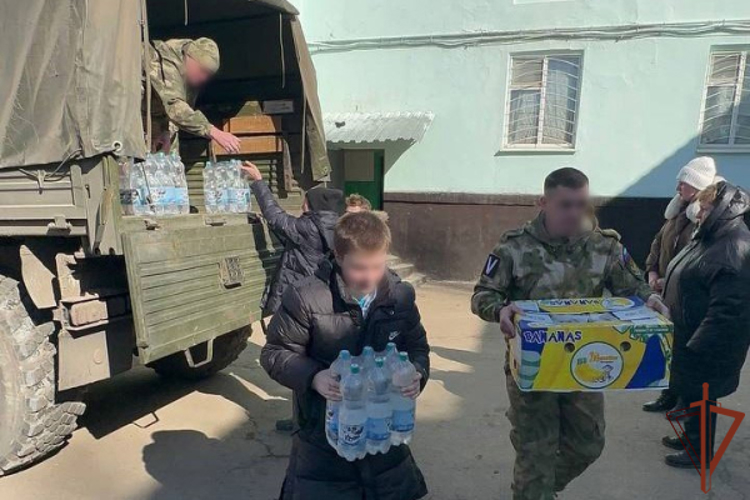 РОСГВАРДИЯ ОКАЗАЛА АДРЕСНУЮ ПОМОЩЬ ЭВАКУИРОВАННЫМ ИЗ ЗОНЫ БОЕВОГО СОПРИКОСНОВЕНИЯ В ЛНР