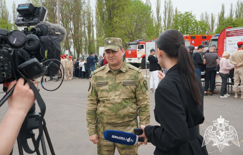 Ежегодную патриотическую акцию «День Призывника» провели росгвардейцы в Воронеже