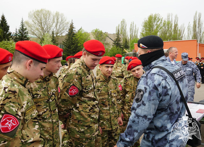 Ежегодную патриотическую акцию «День Призывника» провели росгвардейцы в Воронеже