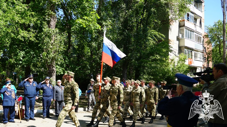 Росгвардия провела «Парад у дома ветерана» в Воронеже