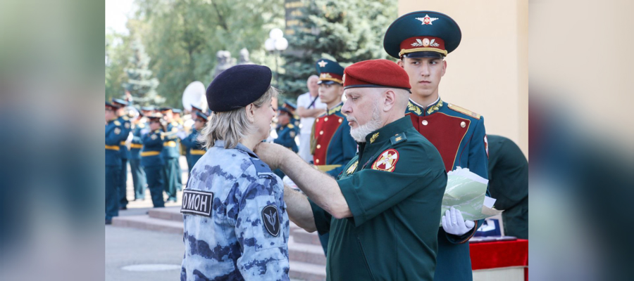 ГЕНЕРАЛ-ПОЛКОВНИК АЛЕКСЕЙ ВОРОБЬЕВ ВРУЧИЛ НАГРАДЫ КИНОЛОГАМ РОСГВАРДИИ ЗА ВЫПОЛНЕНИЕ СЛУЖЕБНО-БОЕВЫХ ЗАДАЧ