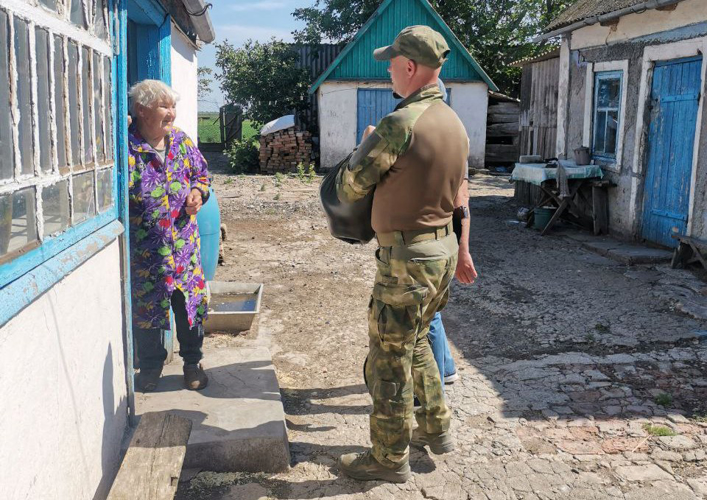 65 ТОНН ГУМАНИТАРНОЙ ПОМОЩИ ДОСТАВЛЕНО РОСГВАРДЕЙЦАМИ В ЗАПОРОЖСКУЮ И ХЕРСОНСКУЮ ОБЛАСТИ