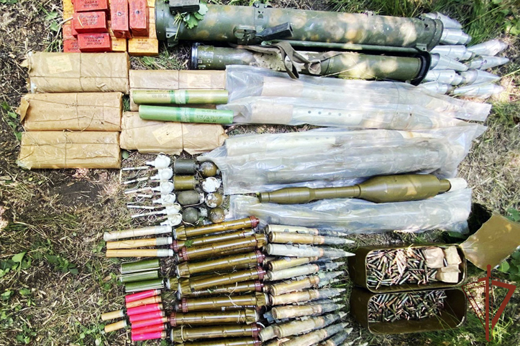 СПЕЦНАЗ РОСГВАРДИИ ОБНАРУЖИЛ ТАЙНИК С БОЕПРИПАСАМИ ВСУ В ДОНЕЦКОЙ НАРОДНОЙ РЕСПУБЛИКЕ