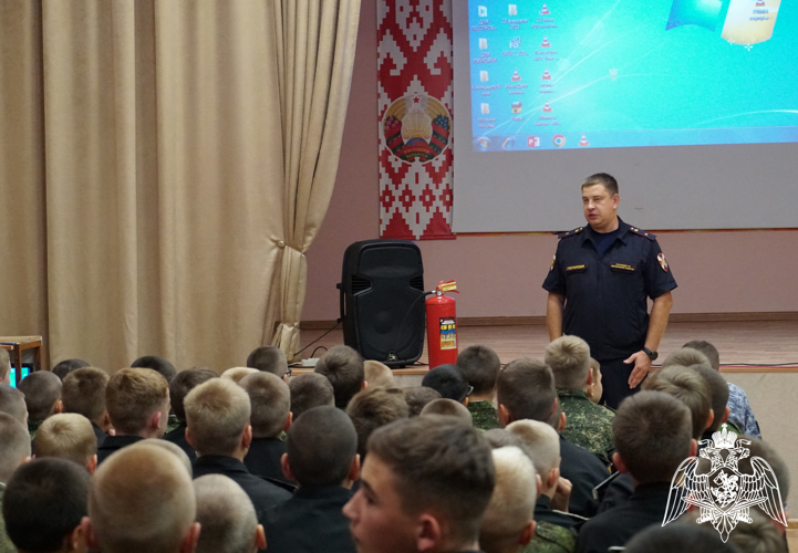   ОФИЦЕРЫ РОСГВАРДИИ ПРОВЕЛИ УРОК БЕЗОПАСНОСТИ ДЛЯ ВОСПИТАННИКОВ МИХАЙЛОВСКОГО КАДЕТСКОГО КОРПУСА