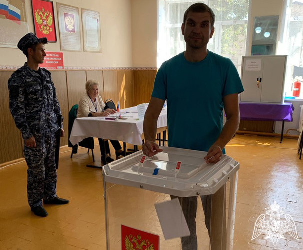 Росгвардия охраняет общественный порядок в рамках Единого дня голосования в Воронежской области