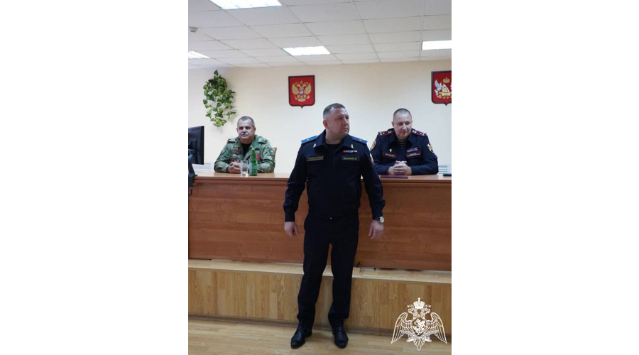 В Воронеже наградили отличившихся сотрудников и работников подразделений вневедомственной охраны в профессиональный праздник  