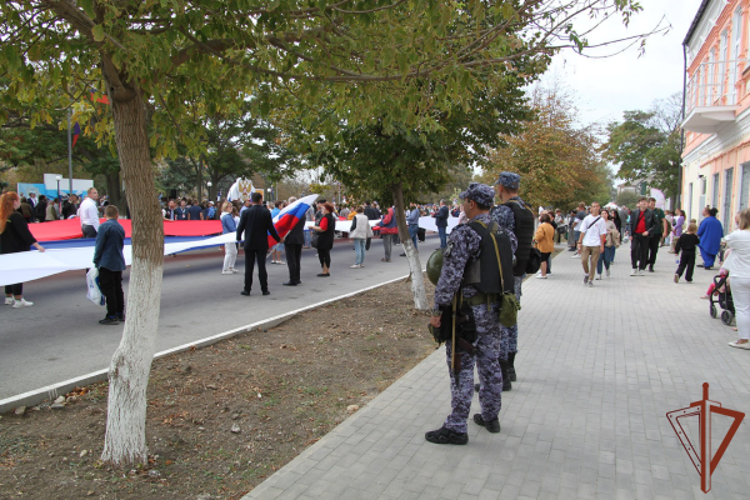 РОСГВАРДИЯ ПОДВЕЛА ИТОГИ ОХРАНЫ ОБЩЕСТВЕННОГО ПОРЯДКА В ДЕНЬ ВОССОЕДИНЕНИЯ НОВЫХ РЕГИОНОВ С РОССИЕЙ