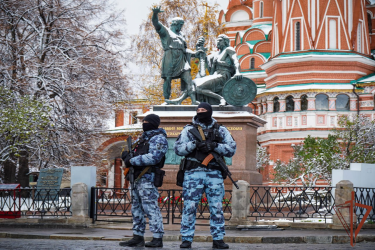 РОСГВАРДИЯ ПРИНЯЛА УЧАСТИЕ В ОБЕСПЕЧЕНИИ ПРАВОПОРЯДКА И ОБЩЕСТВЕННОЙ БЕЗОПАСНОСТИ ВО ВРЕМЯ МЕРОПРИЯТИЙ, ПОСВЯЩЕННЫХ ДНЮ НАРОДНОГО ЕДИНСТВА