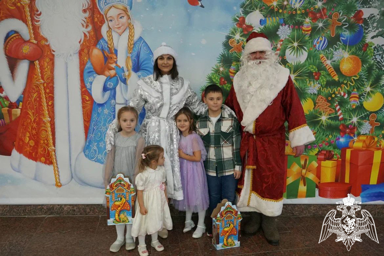 В Воронеже прошел новогодний утренник для детей сотрудников и военнослужащих Росгвардии