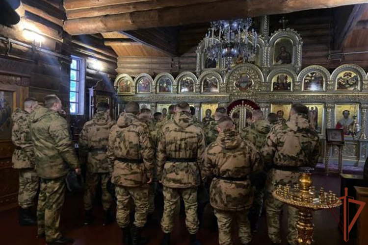 РОСГВАРДЕЙЦЫ УЧАСТВУЮТ В ПРАЗДНОВАНИИ КРЕЩЕНИЯ ГОСПОДНЯ