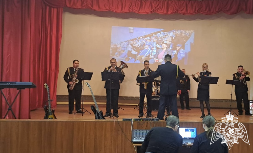 В Воронеже состоялся новогодний концерт для военнослужащих и сотрудников Росгвардии