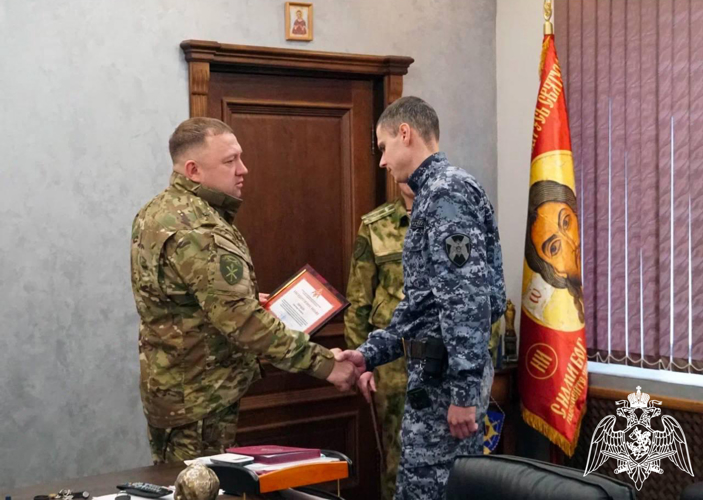 НАЧАЛЬНИК УПРАВЛЕНИЯ РОСГВАРДИИ ПО ВОРОНЕЖСКОЙ ОБЛАСТИ ПООЩРИЛ СОТРУДНИКОВ ВНЕВЕДОМСТВЕННОЙ ОХРАНЫ, ОТЛИЧИВШИХСЯ В ХОДЕ ВЫПОЛНЕНИЯ СЛУЖЕБНЫХ ОБЯЗАННОСТЕЙ