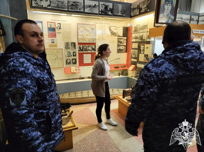 Сотрудники Росгвардии посетили музей в честь освобождения Воронежа от немецко-фашистских захватчиков