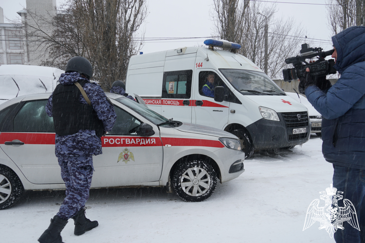 Росгвардия показала, как работает тревожная кнопка в каретах скорой помощи в Воронеже