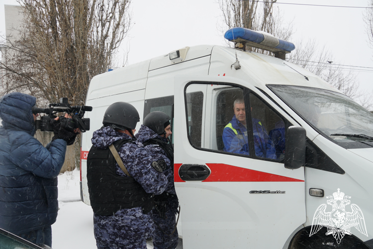 Росгвардия показала, как работает тревожная кнопка в каретах скорой помощи в Воронеже