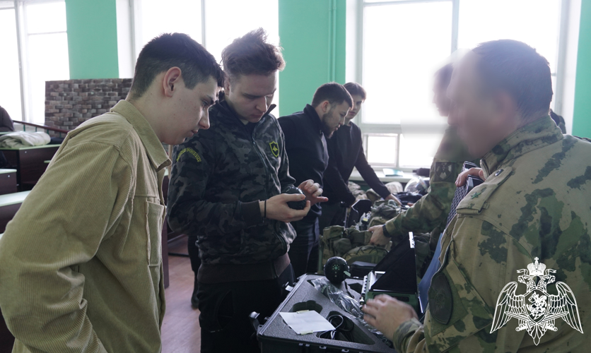 В Воронеже Росгвардейцы продолжают ряд МЕРОПРИЯТИЙ «2025 – ГОД ЗАЩИТНИКА ОТЕЧЕСТВА»