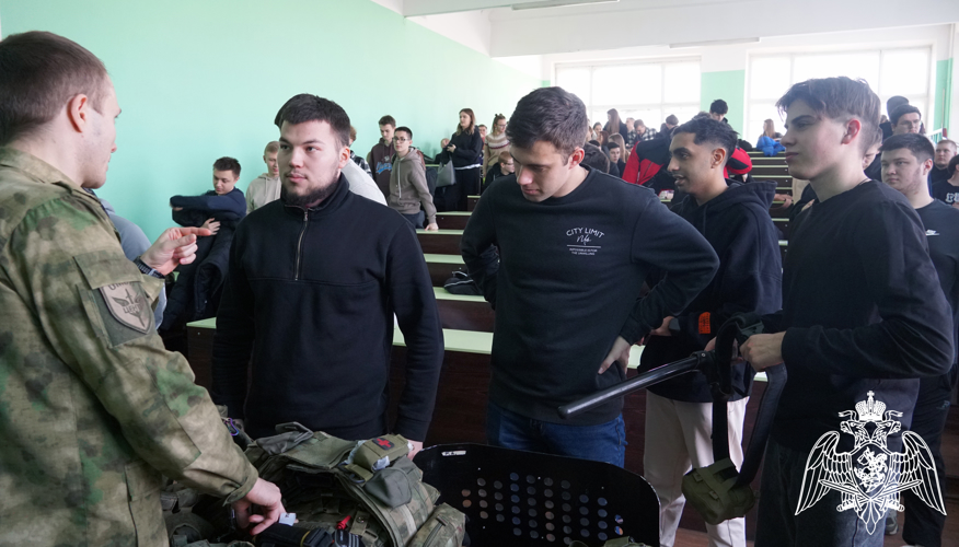 В Воронеже Росгвардейцы продолжают ряд МЕРОПРИЯТИЙ «2025 – ГОД ЗАЩИТНИКА ОТЕЧЕСТВА»