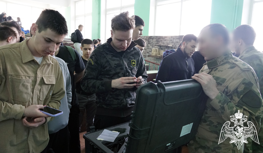 В Воронеже Росгвардейцы продолжают ряд МЕРОПРИЯТИЙ «2025 – ГОД ЗАЩИТНИКА ОТЕЧЕСТВА»