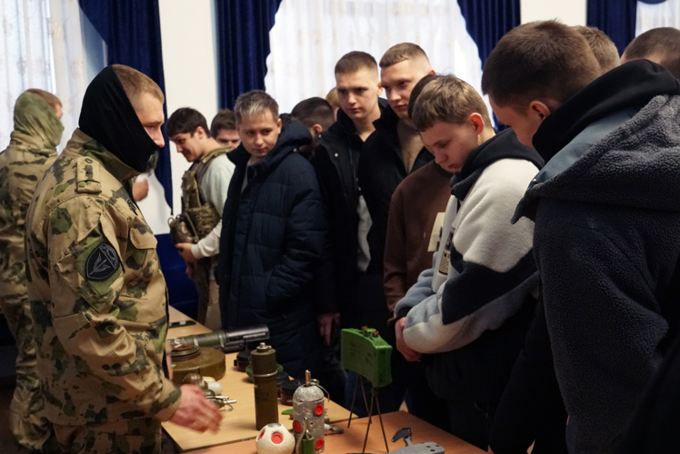 В рамках ведомственной акции «Дни Росгвардии» прошел открытый семинар в Воронежском университете