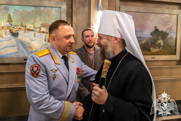 В Воронеже росгвардейцам вручили государственные и ведомственные награды в профессиональный праздник 