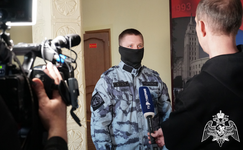 В «Дни Росгвардии» Воронежские школьники посетили базу ОМОН на транспорте «Стилет»