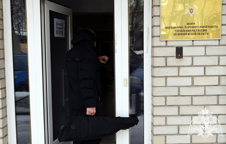 БОЛЕЕ 30 ЕДИНИЦ ОРУЖИЯ ИЗЪЯЛИ СОТРУДНИКИ РОСГВАРДИИ В ВОРОНЕЖСКОЙ ОБЛАСТИ В СВЯЗИ С НАРУШЕНИЕМ ЗАКОНОДАТЕЛЬСТВА