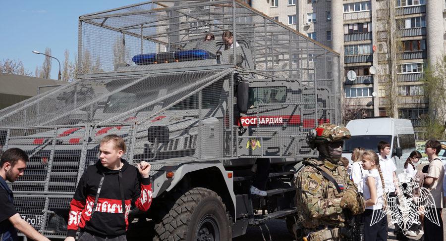 В Воронеже росгвардейцы поддержали ежегодную патриотическую акцию « День призывника»  для молодежи допризывного возраста 