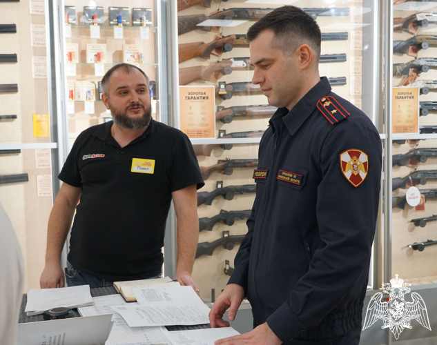 ОФИЦЕРЫ РОСГВАРДИИ В ВОРОНЕЖСКОЙ ОБЛАСТИ ЗА ПРОШЕДШУЮ НЕДЕЛЮ ПРОВЕРИЛИ СВЫШЕ 220 ВЛАДЕЛЬЦЕВ ГРАЖДАНСКОГО ОРУЖИЯ