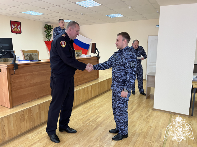 В управлении вневедомственной охраны по Воронежской области прошло ежемесячное плановое совещание с личным составом 