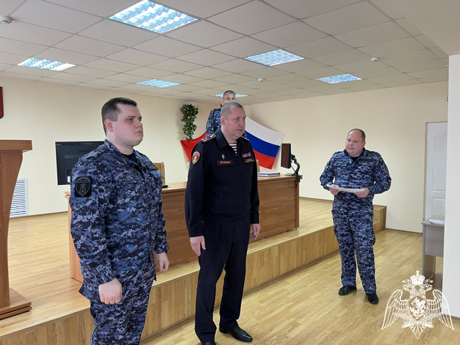 В управлении вневедомственной охраны по Воронежской области прошло ежемесячное плановое совещание с личным составом 