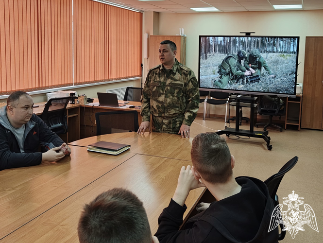 Росгвардейцы в Воронеже участвуют в профориентации молодёжи   