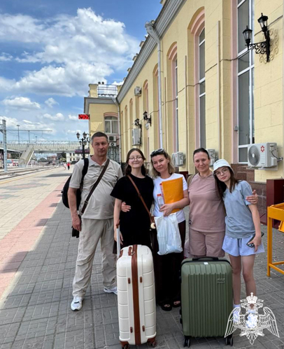 ДЕТИ РОСГВАРДЕЙЦЕВ – УЧАСТНИКОВ СВО ОТПРАВИЛИСЬ НА ОТДЫХ К ЧЕРНОМУ МОРЮ