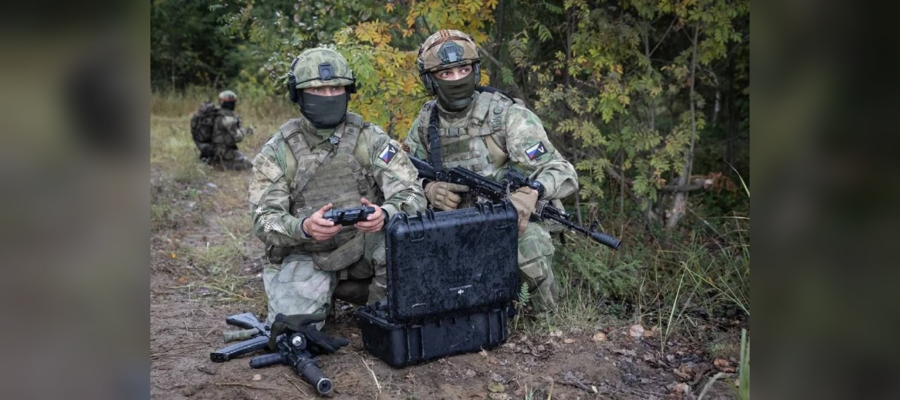 ОПЕРАТОР FPV-ДРОНА РОСГВАРДИИ ТОЧНЫМ ПОПАДАНИЕМ УНИЧТОЖИЛ БЛИНДАЖ БОЕВИКОВ ВСУ В ХАРЬКОВСКОЙ ОБЛАСТИ 