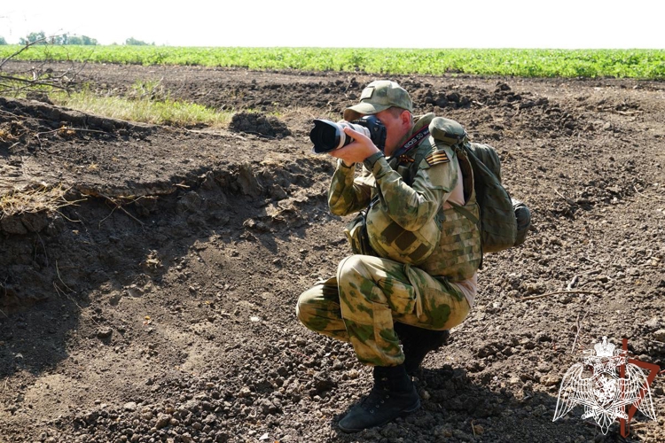 ВОЕННЫЕ ФОТОКОРРЕСПОНДЕНТЫ РОСГВАРДИИ ОТМЕЧАЮТ ПРОФЕССИОНАЛЬНЫЙ ПРАЗДНИК