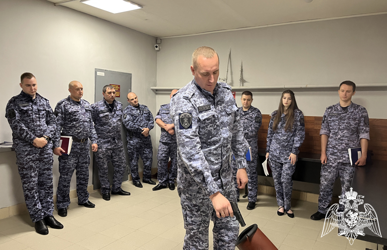 В Управлении вневедомственной охраны Росгвардии Воронежской области провели комплексное занятие по выполнению требований безопасности 