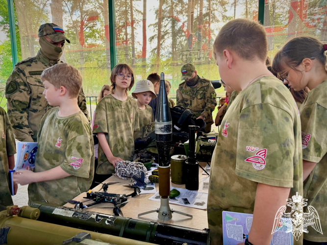  «Каникулы с Росгвардией» провели росгвардейцы в Воронежском лагере «Зеленый огонек»   