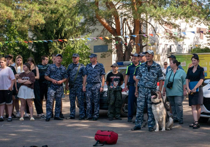 Сотрудники Росгвардии провели занятие для детей лагеря «Солнышко» в рамках акции «Каникулы с Росгвардией»