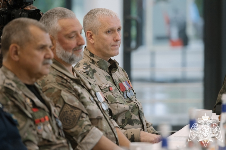 Ветераны Росгвардии, участники специальной военной операции встретились с губернатором Воронежской области
