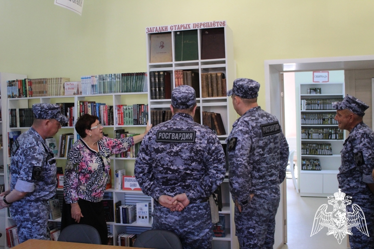 Сотрудники вневедомственной охраны Воронежской области посетили экскурсию  «Библиотека нового поколения»