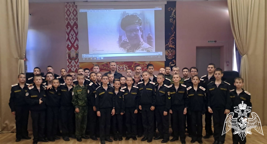 Росгвардейскому кадетскому классу в Воронеже рассказали о боевом пути генерал-полковника Анатолия Романова