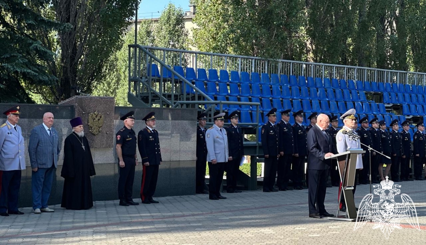 Начальник Управления Росгвардии в Воронеже поздравил курсантов и слушателей института МВД с Днем Знаний