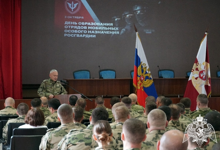 В профессиональный праздник отличившихся сотрудников ОМОН в Воронеже отметили медалями, почетными грамотами и благодарностями