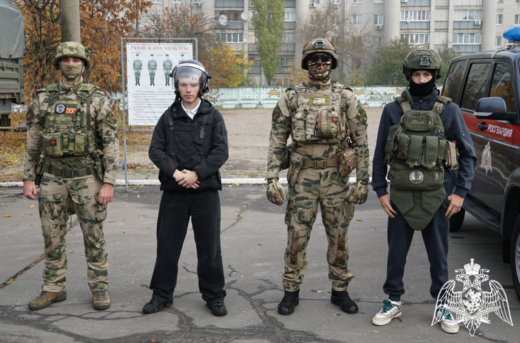 В Воронеже подразделения Росгвардии поддержали ежегодную патриотическую акцию «День призывника»  для молодежи допризывного возраста