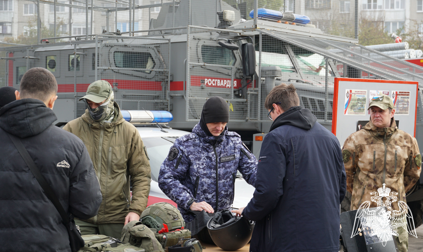 В Воронеже подразделения Росгвардии поддержали ежегодную патриотическую акцию «День призывника»  для молодежи допризывного возраста