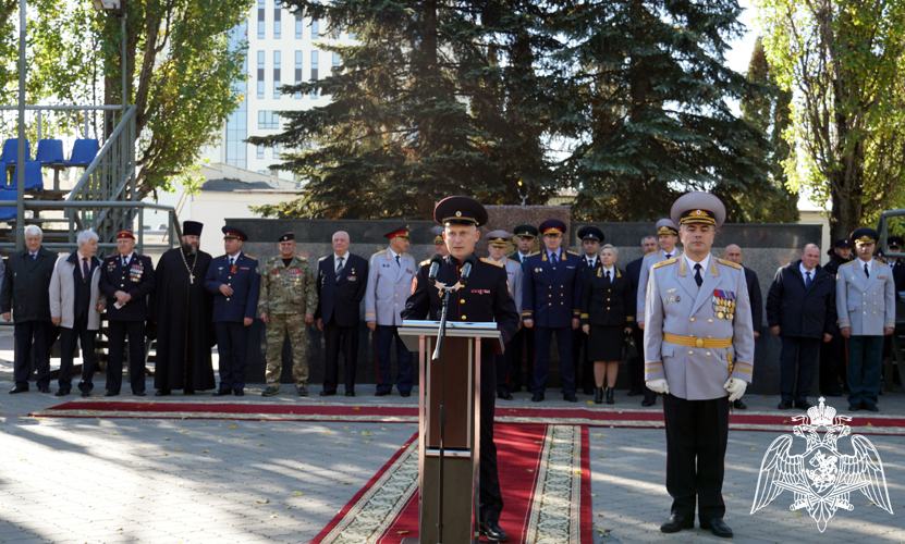 НАЧАЛЬНИК УПРАВЛЕНИЯ РОСГВАРДИИ ПО ВОРОНЕЖСКОЙ ОБЛАСТИ ПОЗДРАВИЛ КУРСАНТОВ ИНСТИТУТА МВД С ПРИНЯТИЕМ ПРИСЯГИ